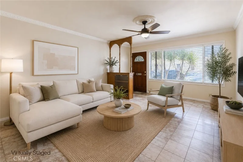 100 Cerritos Avenue 7