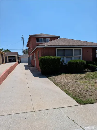 6220 1/2 S Fairfax