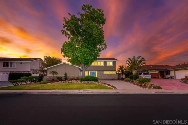 3086 Mercer Lane