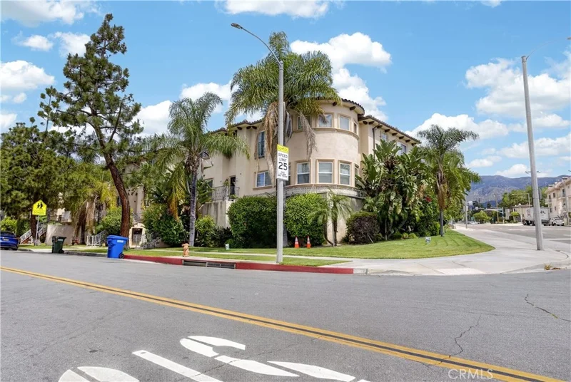 2307 Mira Vista 103, Montrose, CA 91020