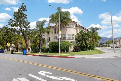 2307 Mira Vista 103