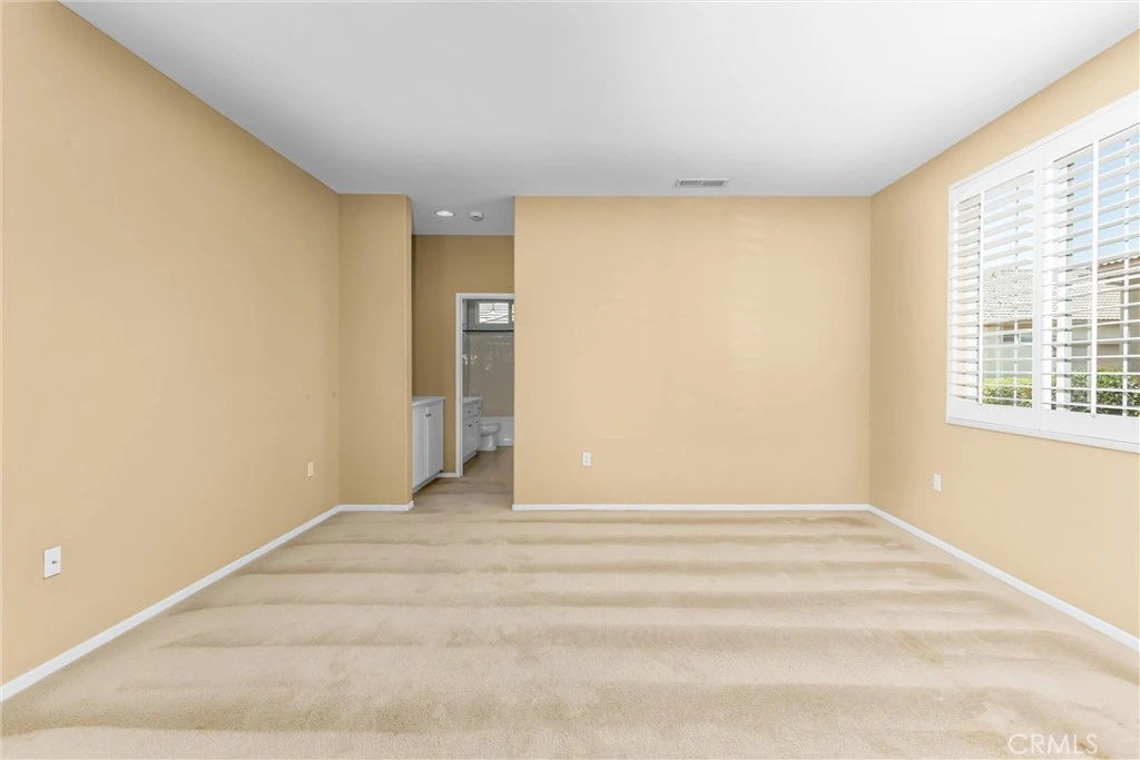 Interior 4