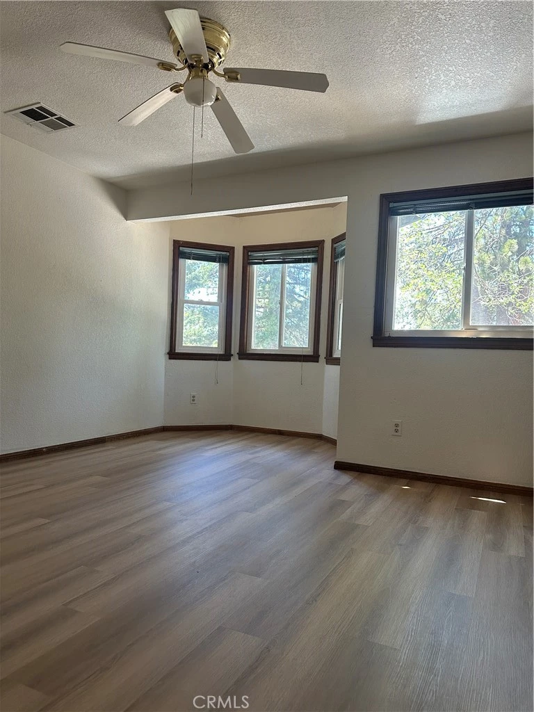 Interior 4