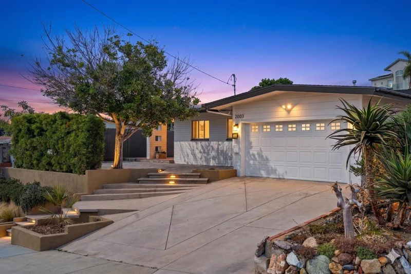 2003 Cecelia, San Diego, CA 92110