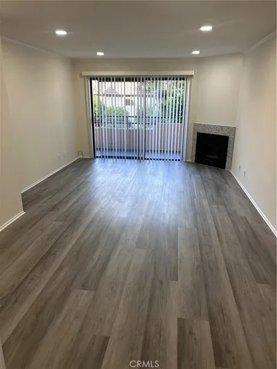 4717 Ben Avenue photo 2