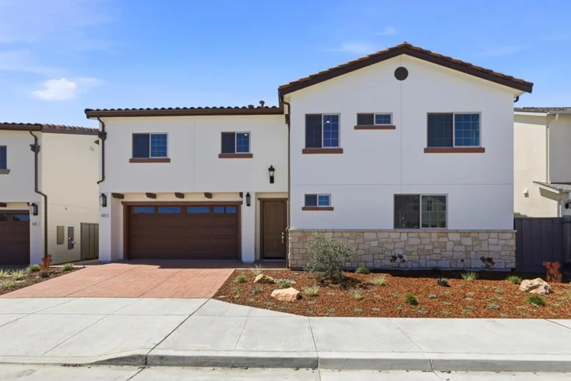 Photo 2 of 1007 Amore Street