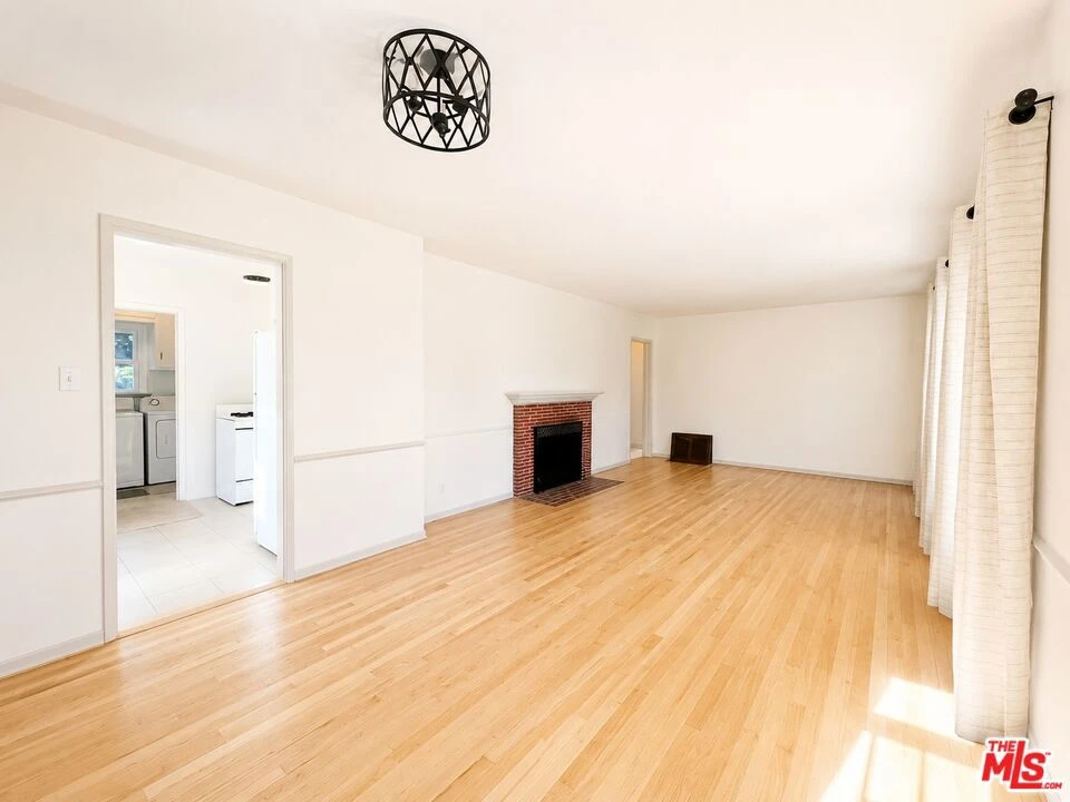 Interior 3