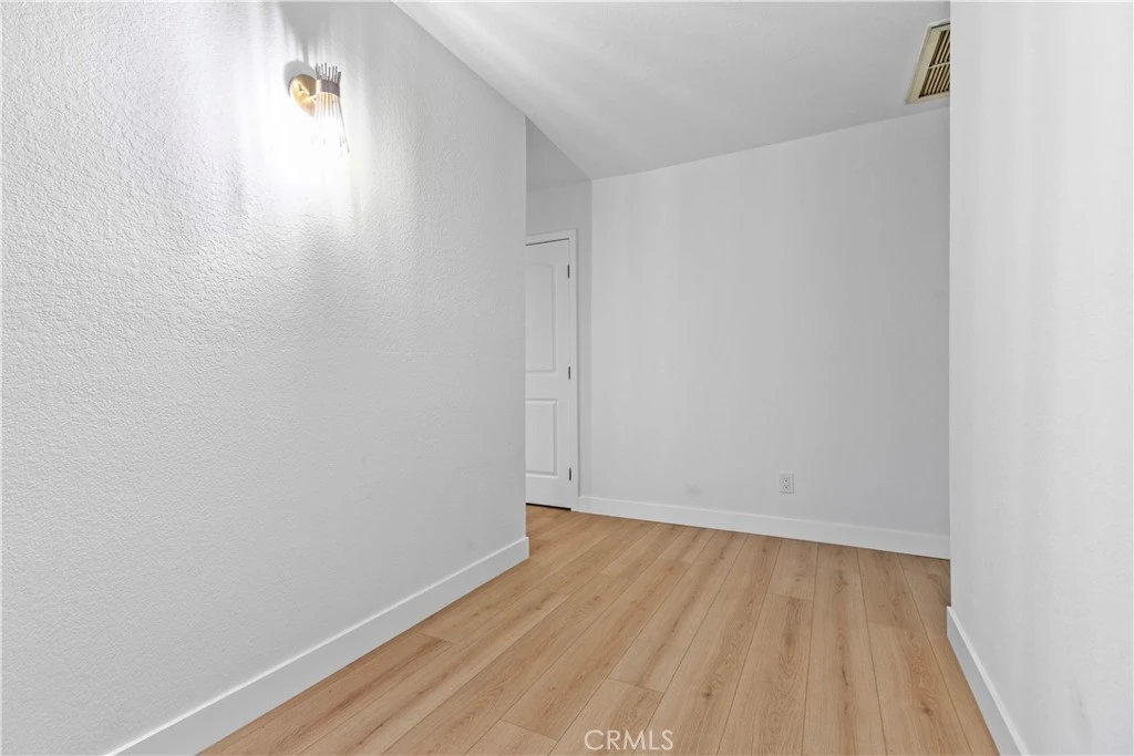 Interior 4