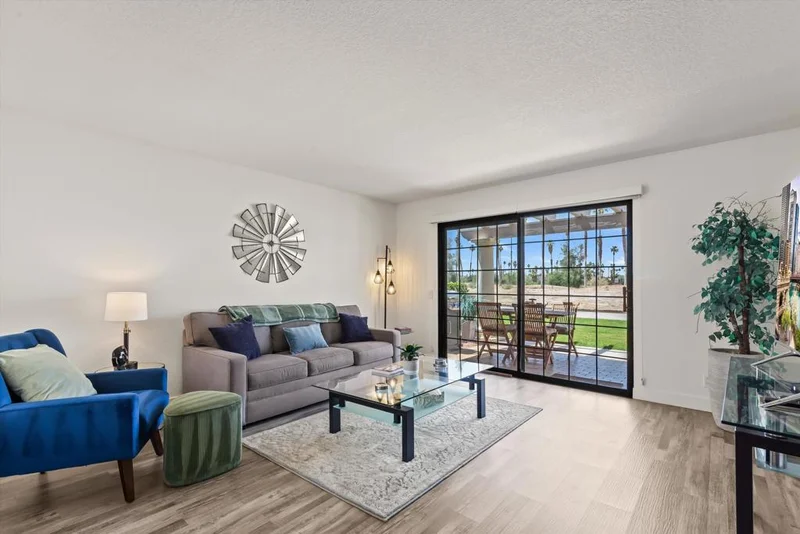 2700 E Mesquite Avenue D17, Palm Springs, CA 92264