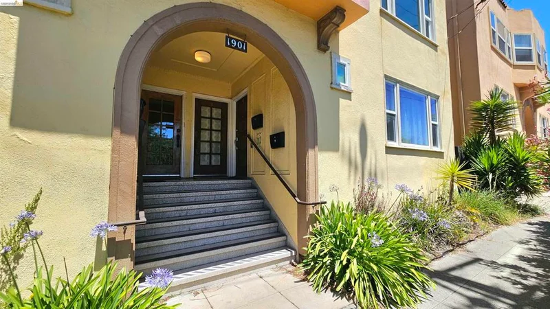 1901 Parker St 3