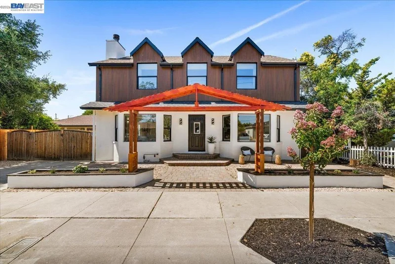 1844 Elm St, Livermore, CA 94551