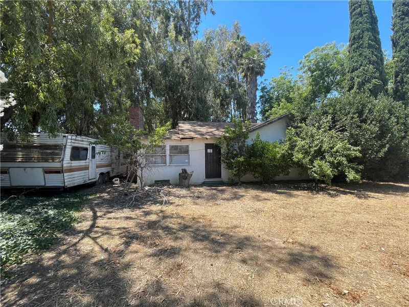 2547 Venice Avenue