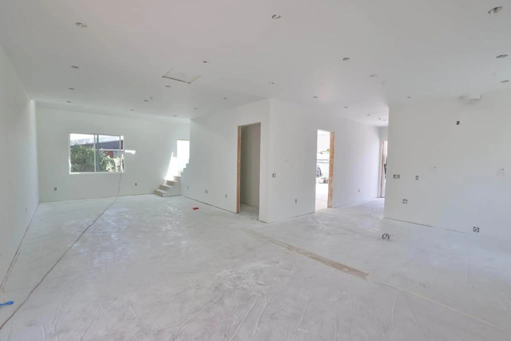 Interior 4