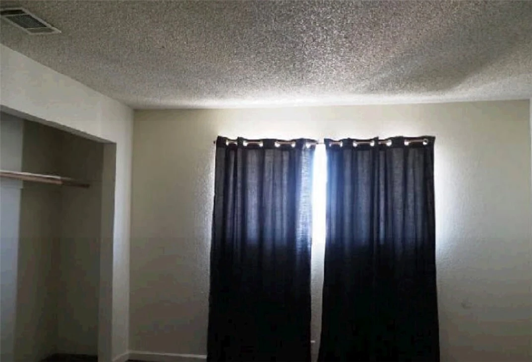 Interior 4