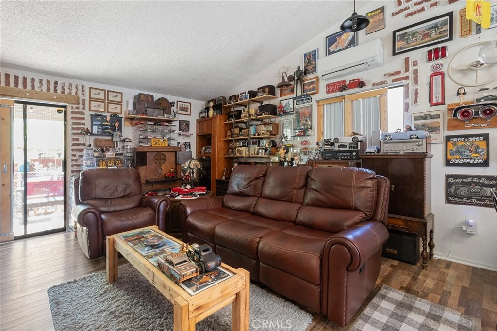 Interior 3