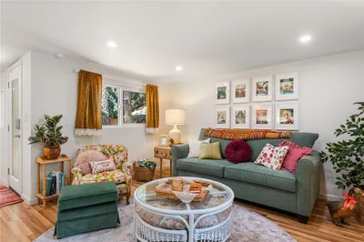 925 W Rainbow Boulevard photo 2