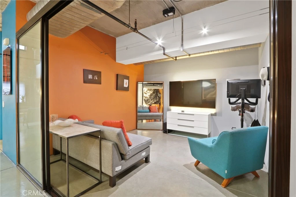 Interior 4