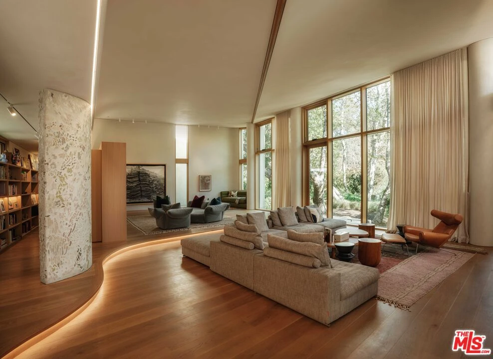 Interior 3