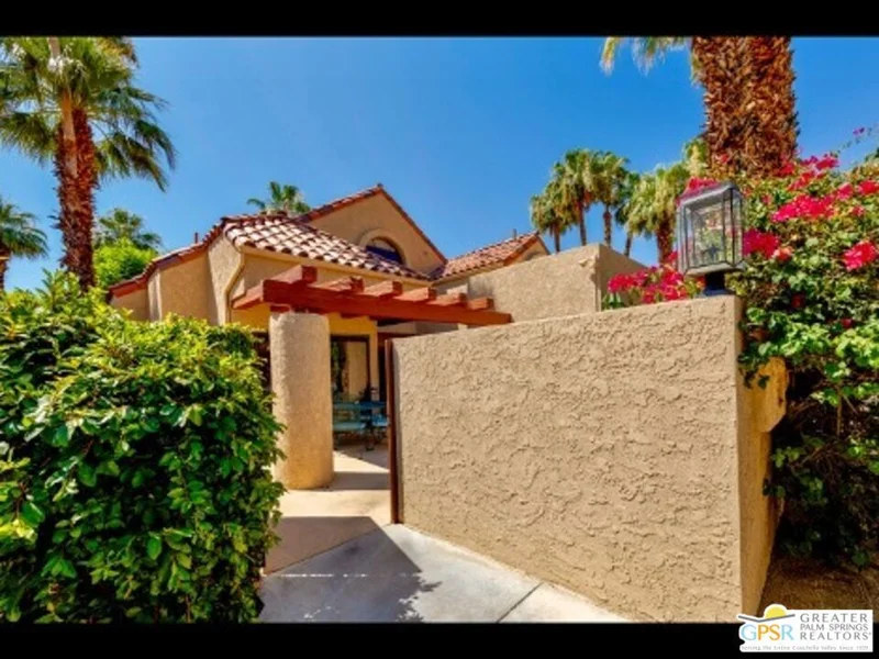251 N Canyon Circle