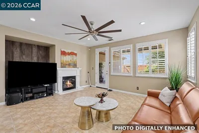 586 Dutch Elm Dr photo 2