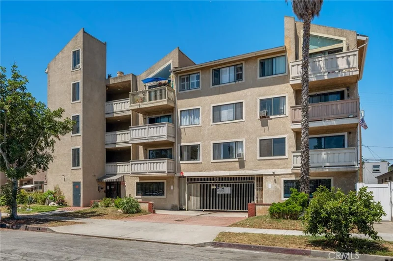 1723 Cedar 103