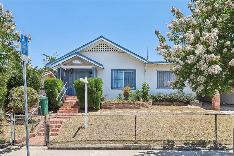 4202 Los Pinos, San Diego, CA 92113