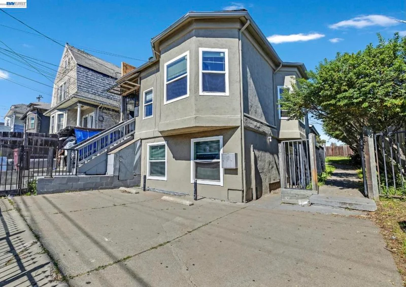 2424 E 24th Street