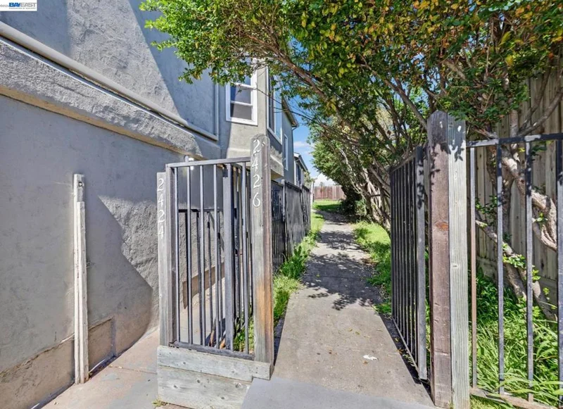 2424 E 24th Street photo 2