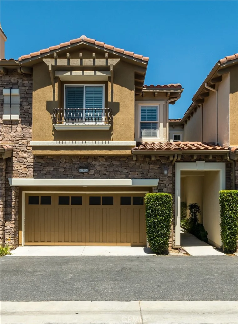 21929 Cortina, Chatsworth, CA 91311