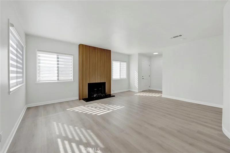 4444 Rosemont Avenue photo 2