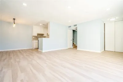 2300 S Hacienda Boulevard D4 photo 2