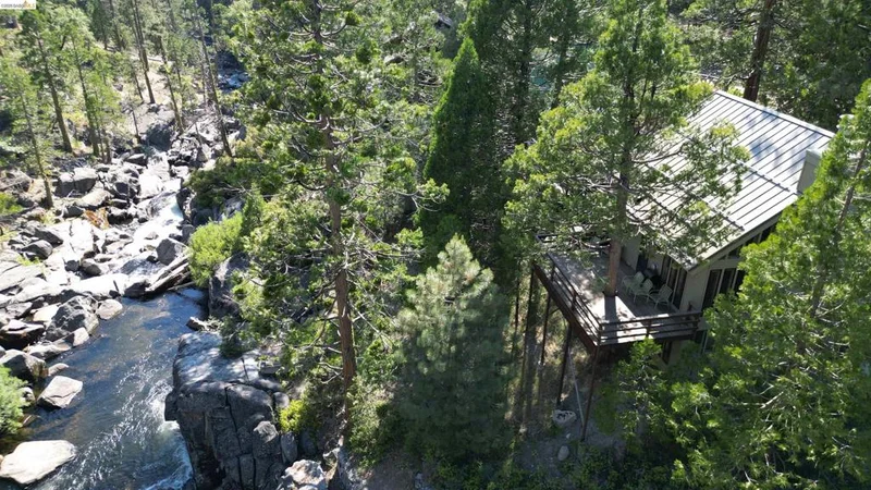 28783 Herring Creek Ln, Strawberry, CA 95375