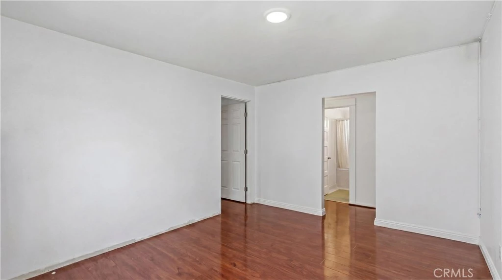 Interior 4