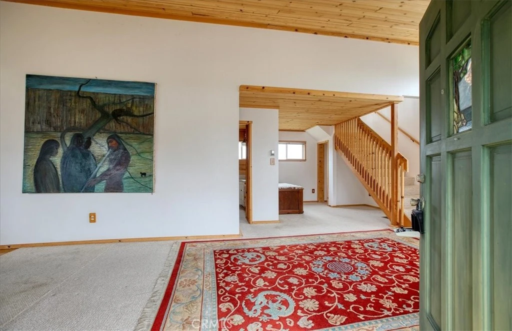 Interior 4