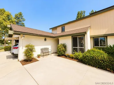 505 Smoketree Gln