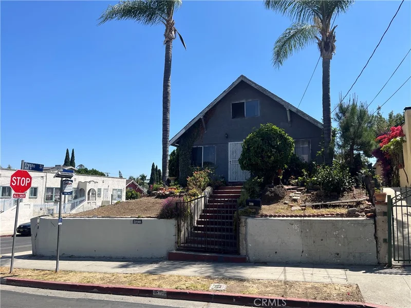 3190 Blanchard photo 2