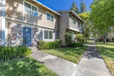 3734 Carrigan Cmn photo 2