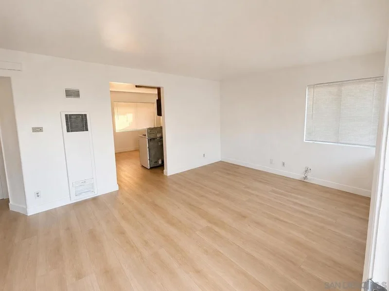 847 E Washington photo 2