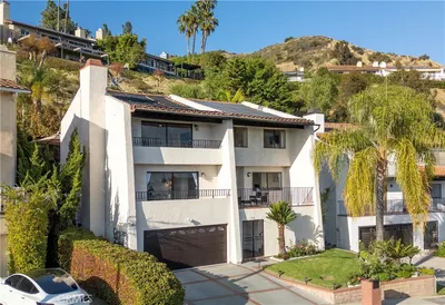 1350 E Tujunga photo 2