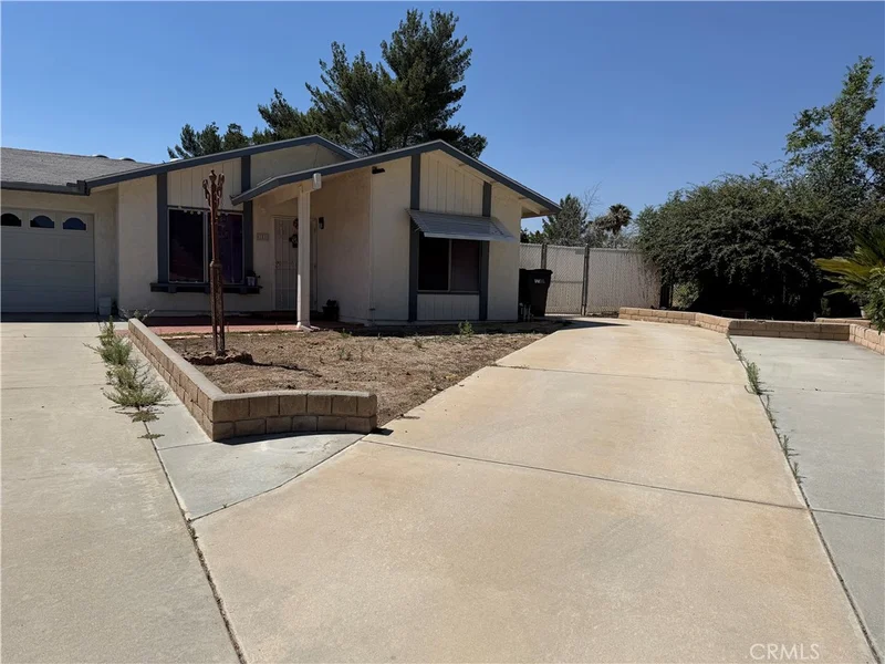 Photo 2 of 181 Leslie Court