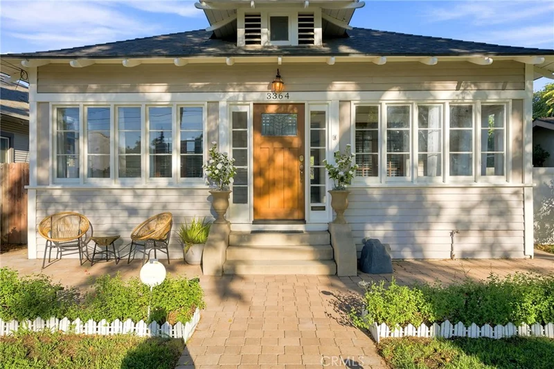 3364 Cedar photo 2