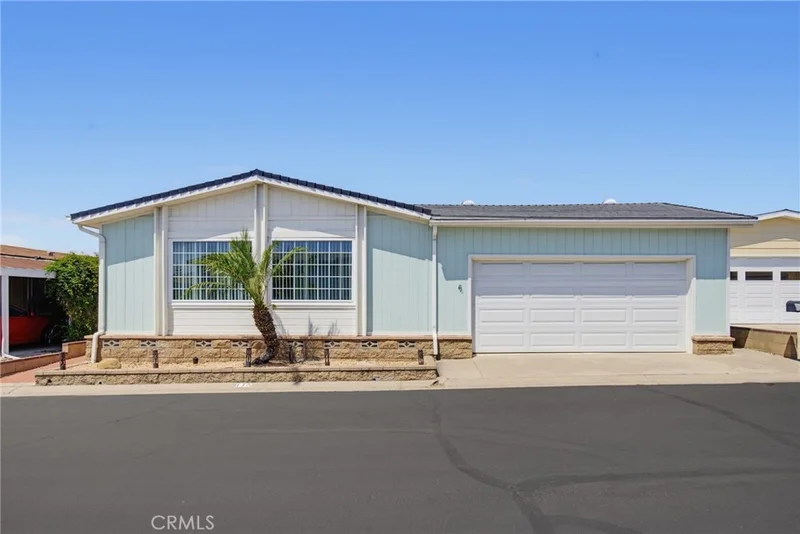 Photo 2 of 115 Poinsettia Gardens Drive 115