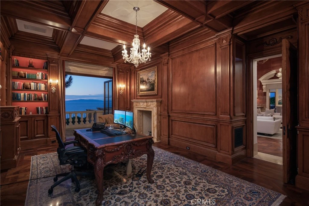 Interior 4