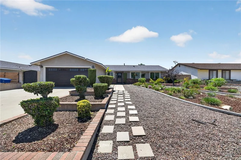 807 N Madera