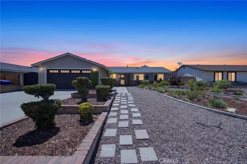 807 N Madera photo 2