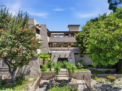 2501 W Redondo Beach #321