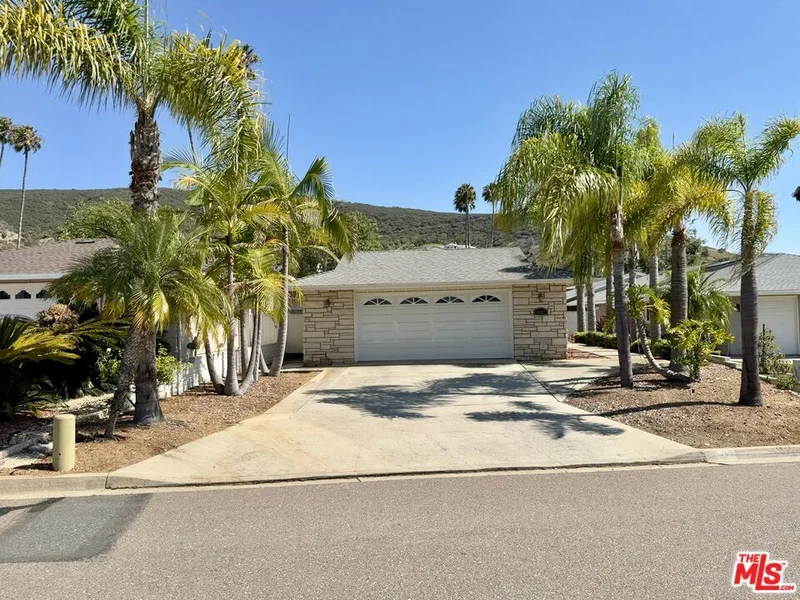 1427 La Loma Drive