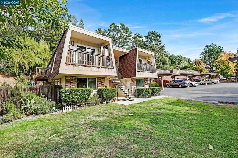 146 Ascot Ct 2
