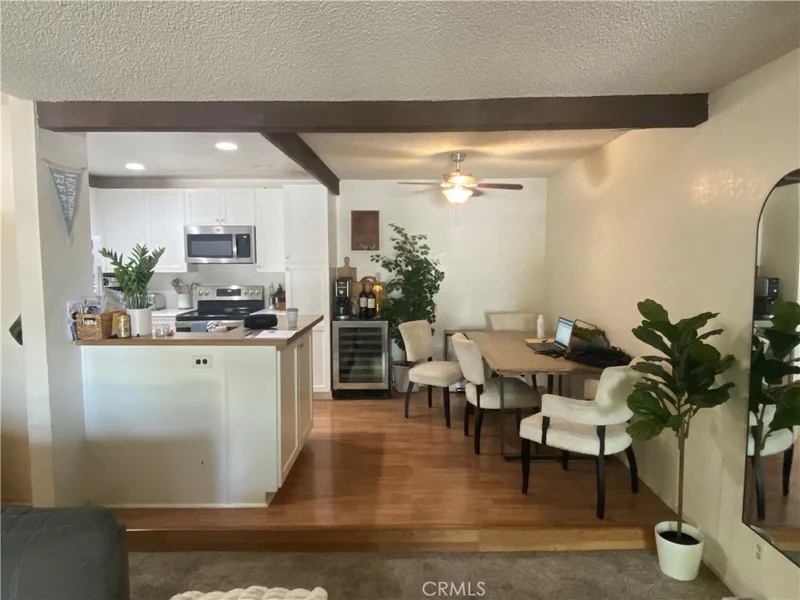 21372 Brookhurst 725 photo 2