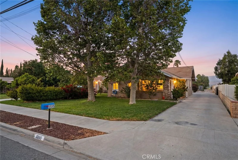 5555 Grand, Riverside, CA 92504
